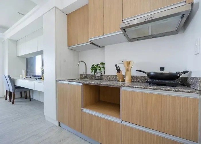 Express Condotel 731,3 Minutes To Airport,mall, With Gym & Pool,fast Wi-fi,free Netflix Apartment *