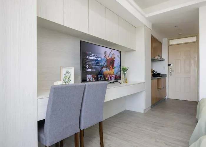 Express Condotel 731,3 Minutes To Airport,mall, With Gym & Pool,fast Wi-fi,free Netflix Apartment