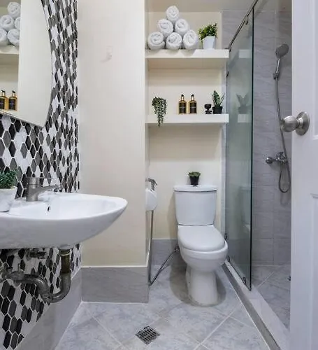 Express Condotel 731,3 Minutes To Airport,mall, With Gym & Pool,fast Wi-fi,free Netflix Apartment
