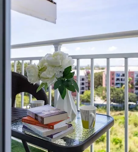 Apartment Express Condotel 731,3 Minutes To Airport,mall, With Gym & Pool,fast Wi-fi,free Netflix